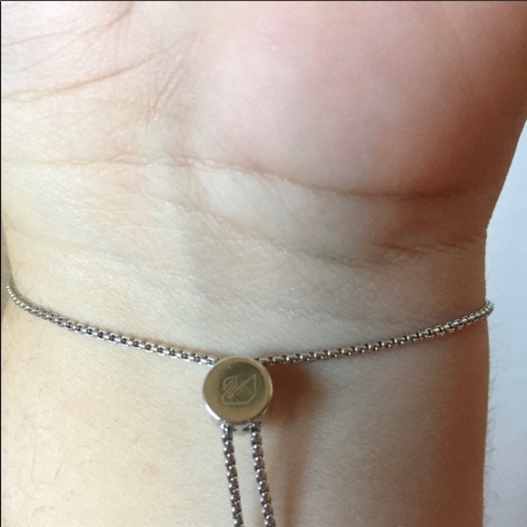 Swarovski Crystal Triangle Adjustable Bracelet. - Picture 4 of 5